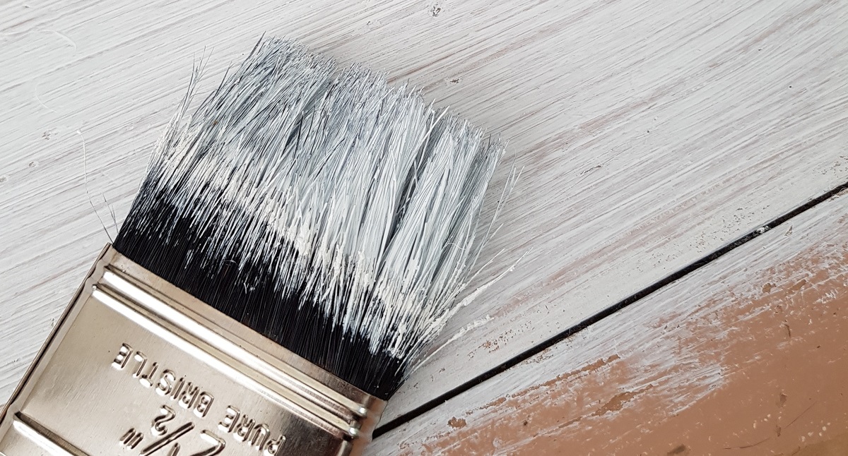 what kind of brush do you use with chalk paint